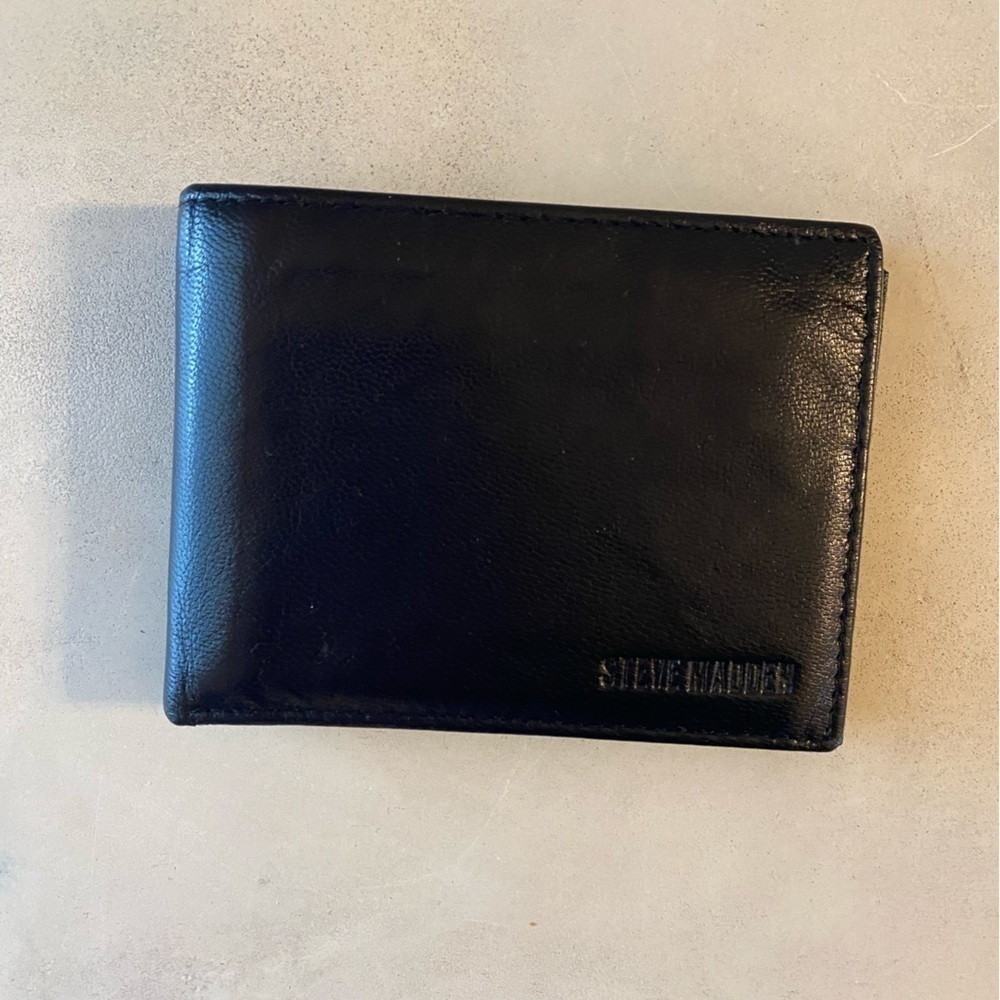 STEVE MADDEN Men's 100% Genuine Leather Black TRIFOLD WALLET